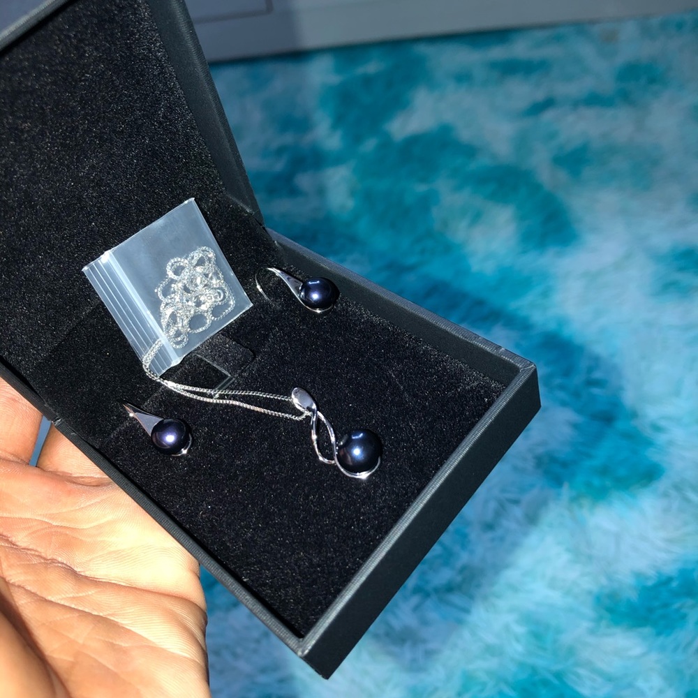 Naval Blue Necklace with Earrings